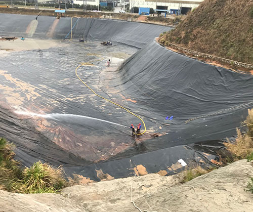 柞水废水池清理